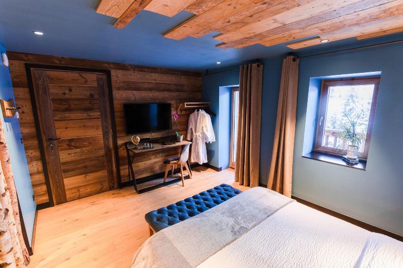 Chalet 1703 image