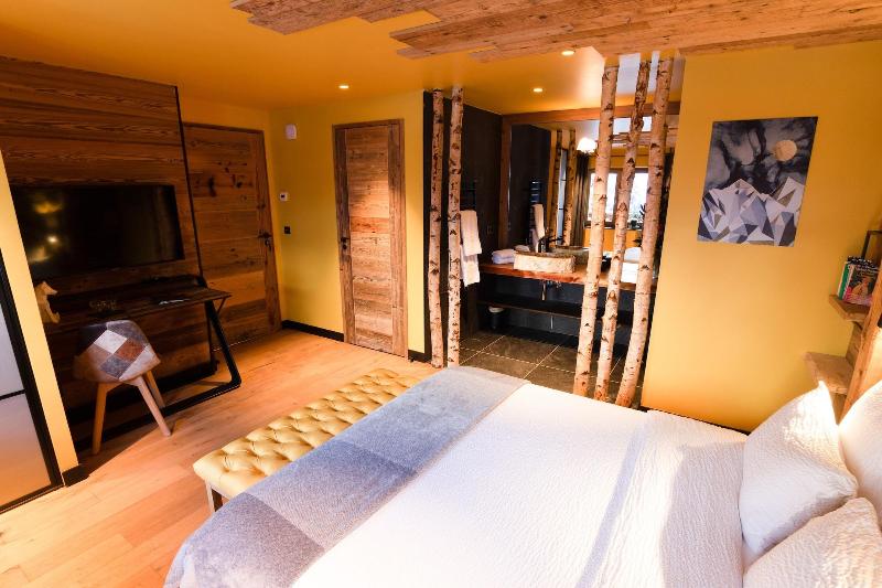Chalet 1703 image