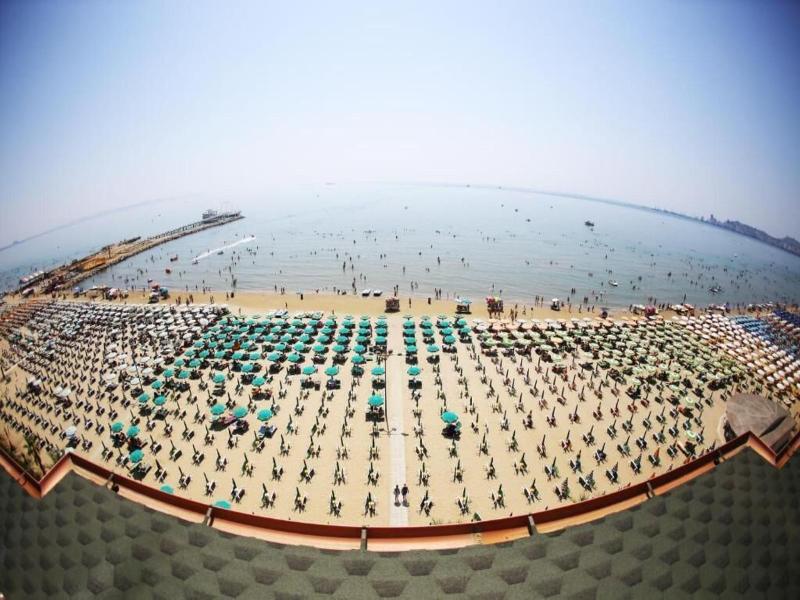 Perandor Beach Hotel image