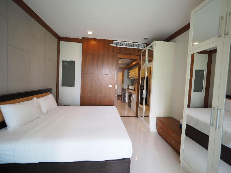 Q Conzept Condominium image