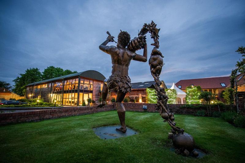 Eckington Manor image