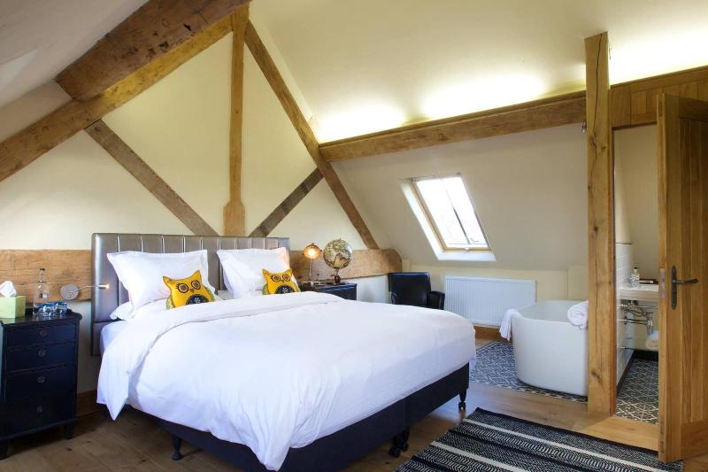 Eckington Manor image