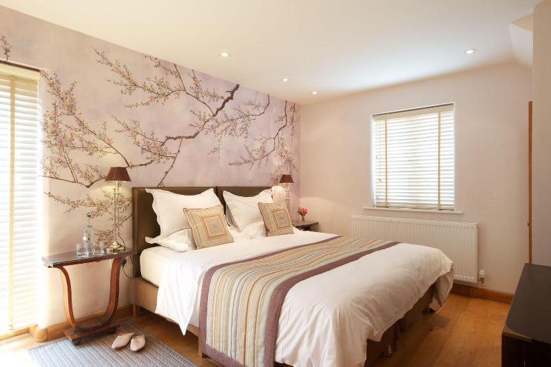 Eckington Manor image