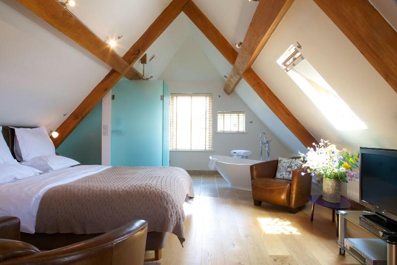 Eckington Manor image