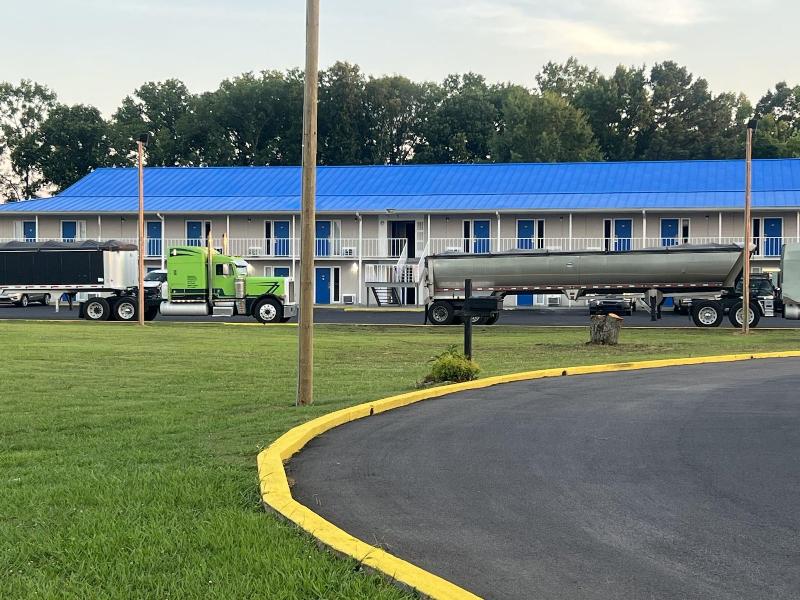 Towne Inn — general view