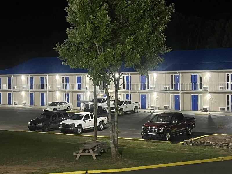 Towne Inn — general view