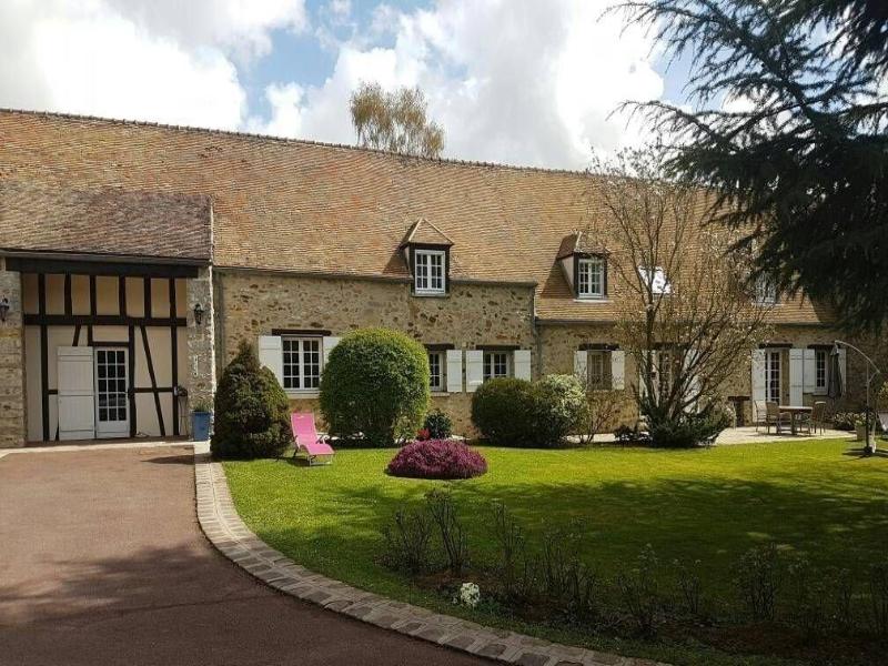 Domaine Des Trois Cha Teaux image