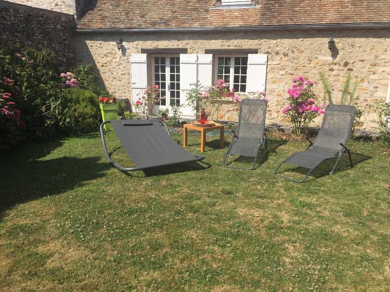 Domaine Des Trois Cha Teaux image