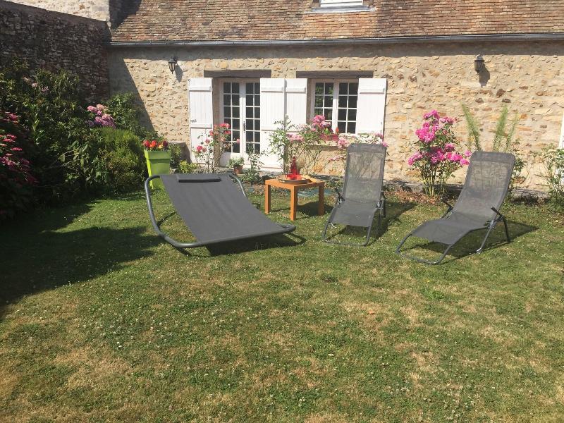 Domaine Des Trois Cha Teaux image