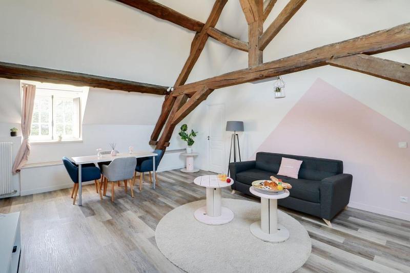 Domaine Des Trois Cha Teaux image