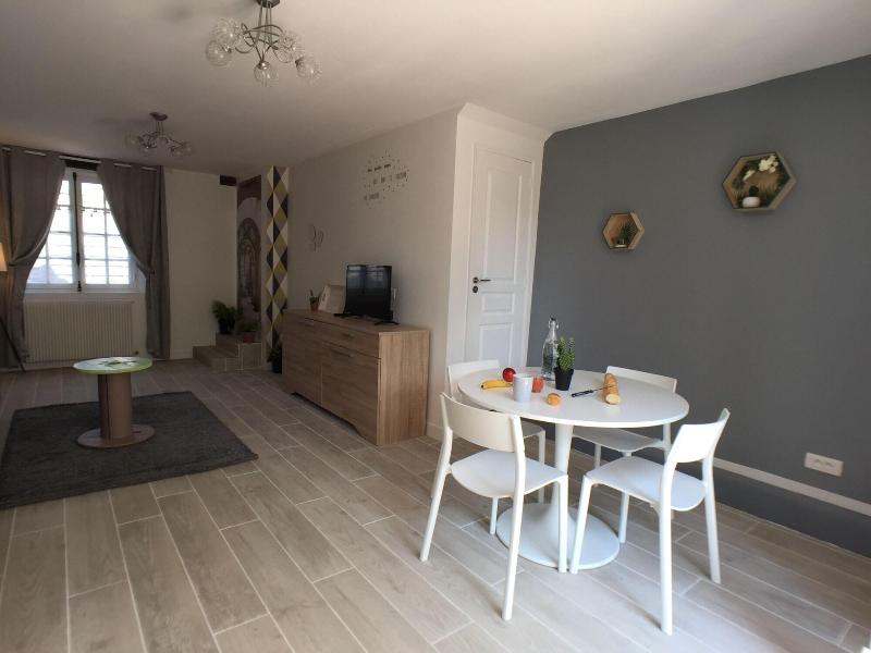 Domaine Des Trois Cha Teaux image