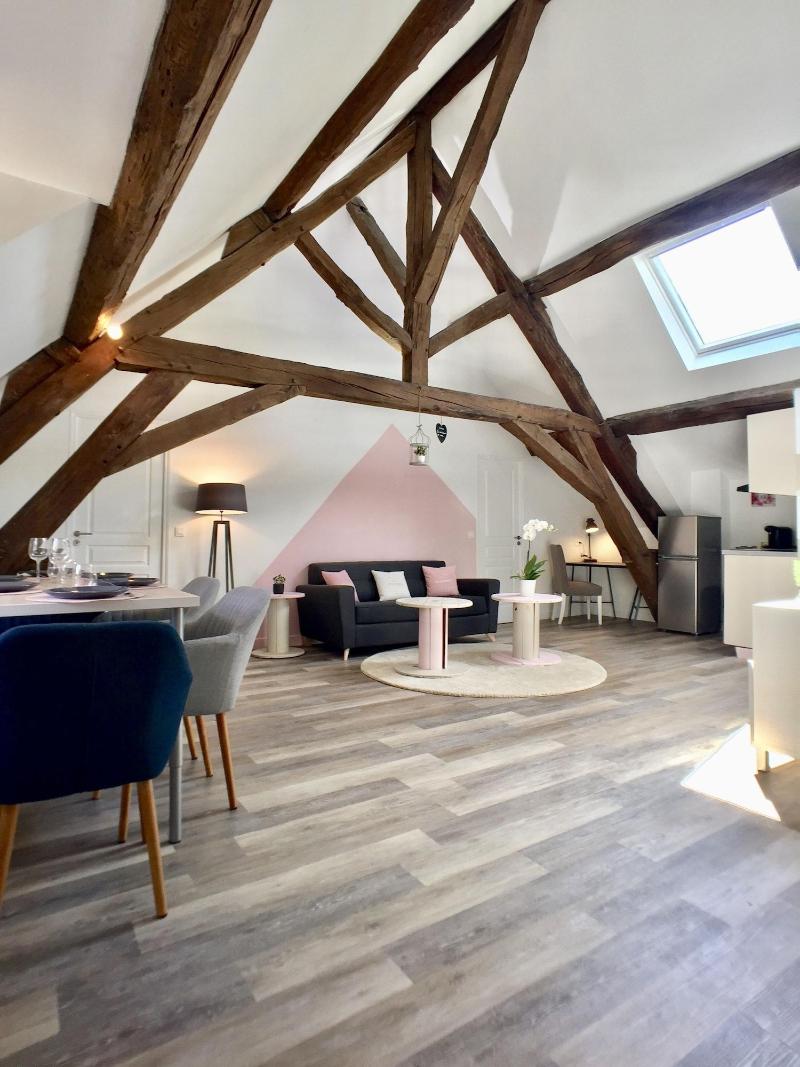 Domaine Des Trois Cha Teaux image