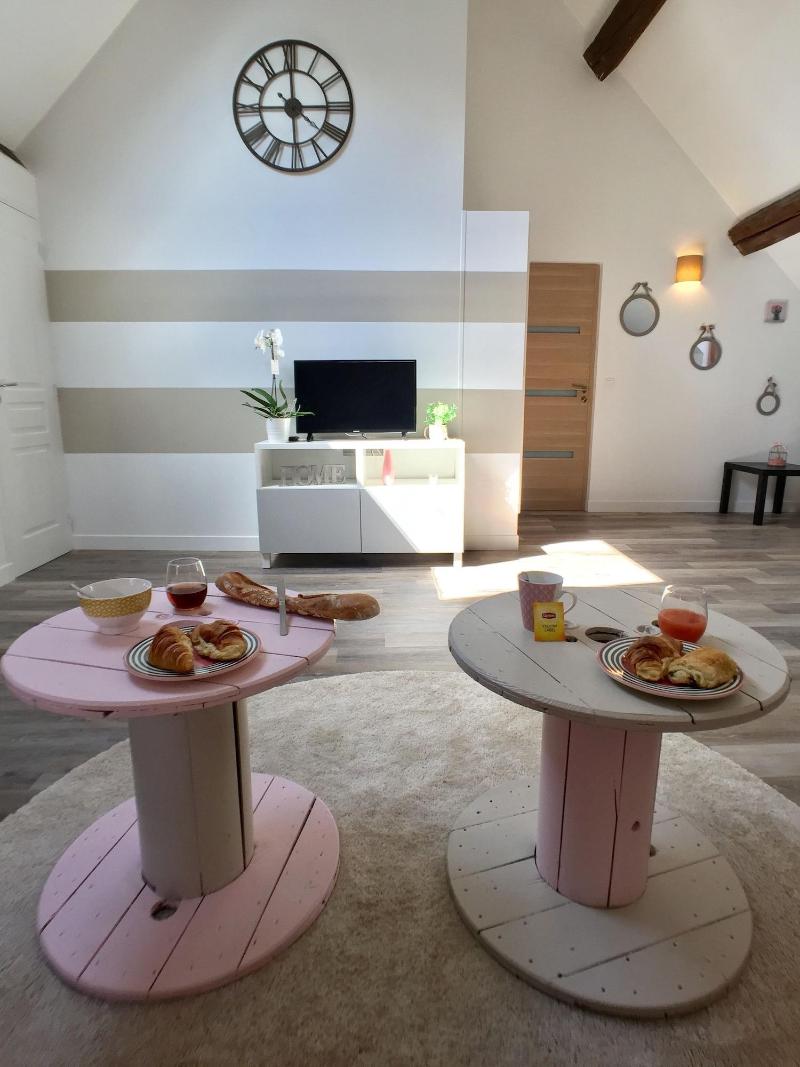 Domaine Des Trois Cha Teaux image