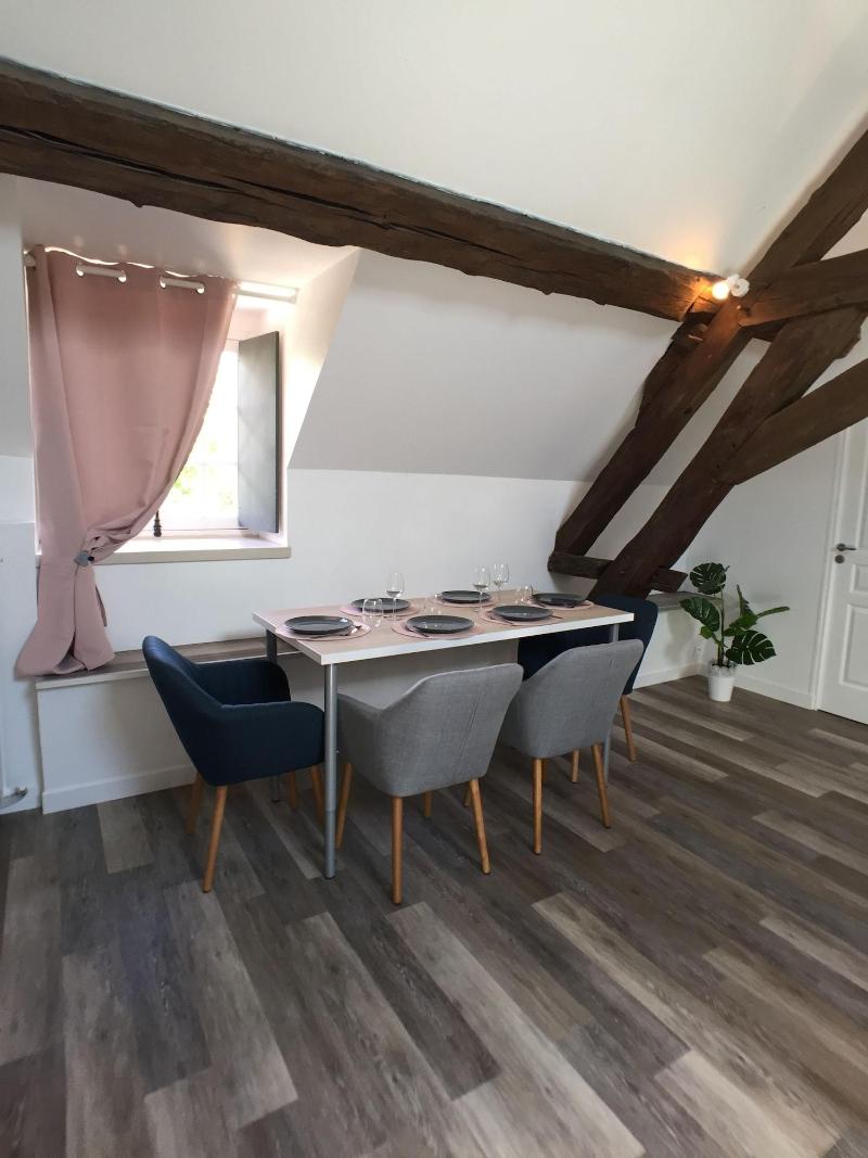 Domaine Des Trois Cha Teaux image