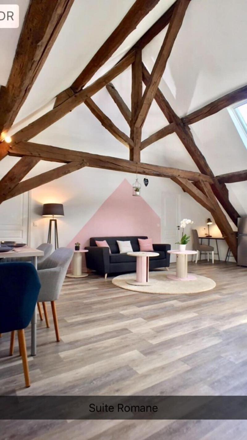 Domaine Des Trois Cha Teaux image