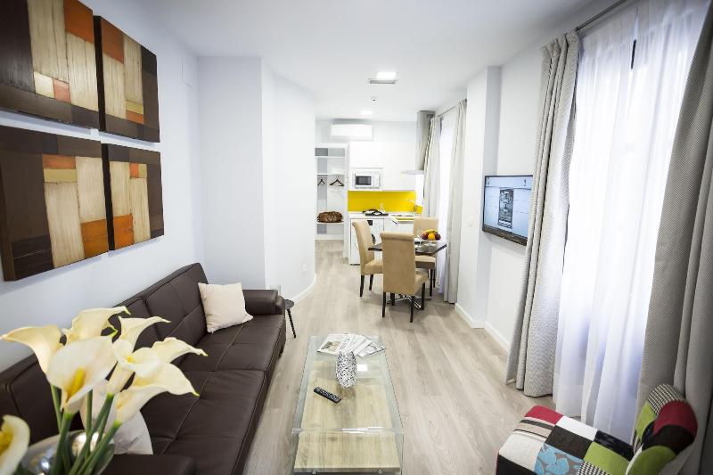 La Casa De La Trinidad Suites image