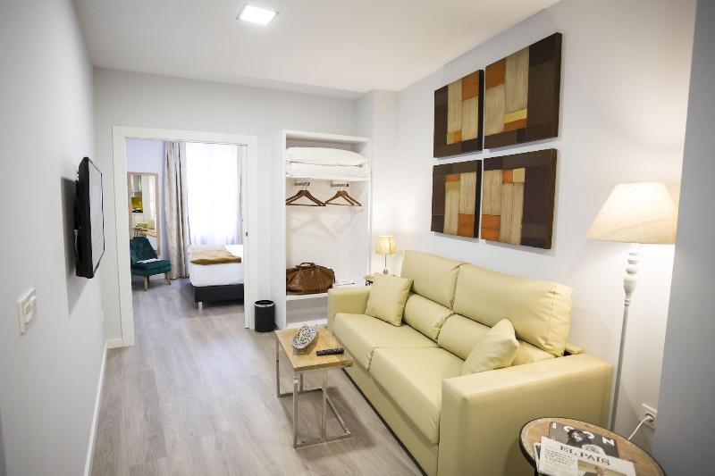 La Casa De La Trinidad Suites image