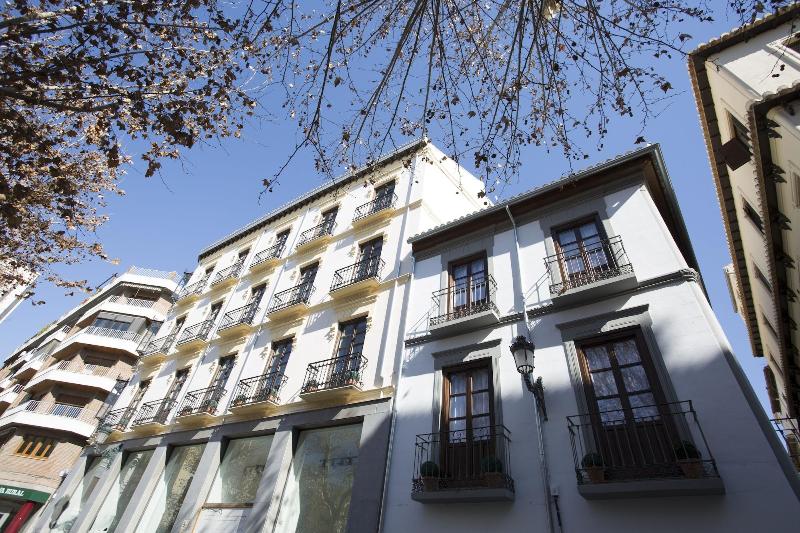 La Casa De La Trinidad Suites image