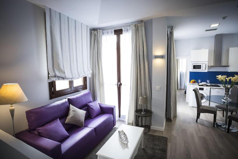 La Casa De La Trinidad Suites image