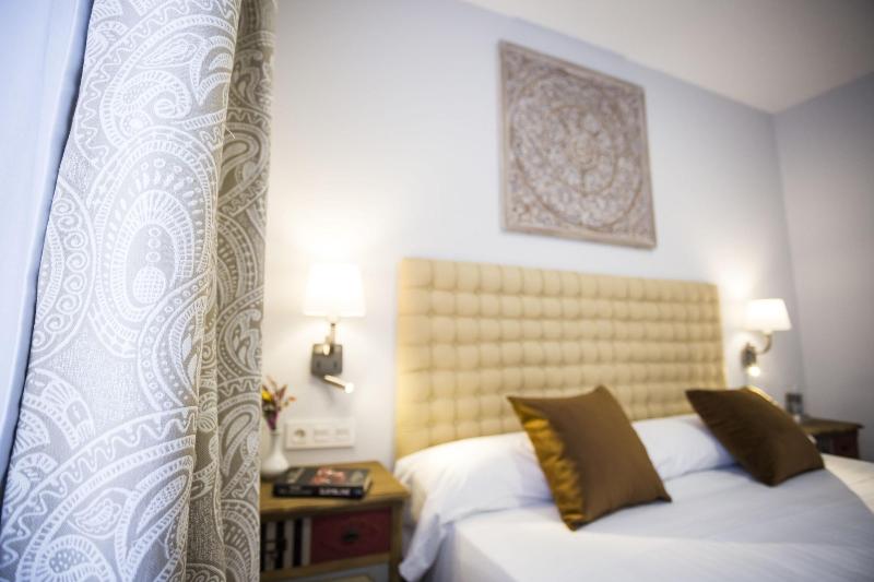 La Casa De La Trinidad Suites image