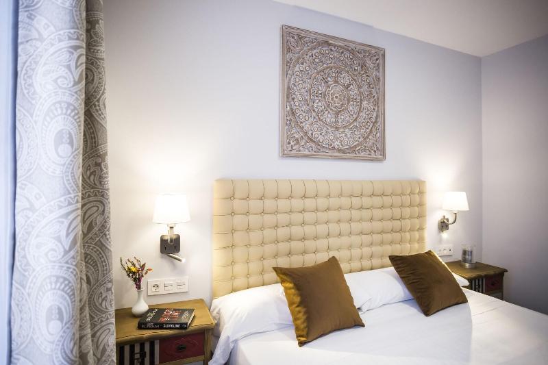 La Casa De La Trinidad Suites image