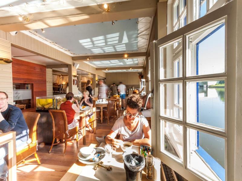 Boat Hotel De Barge image