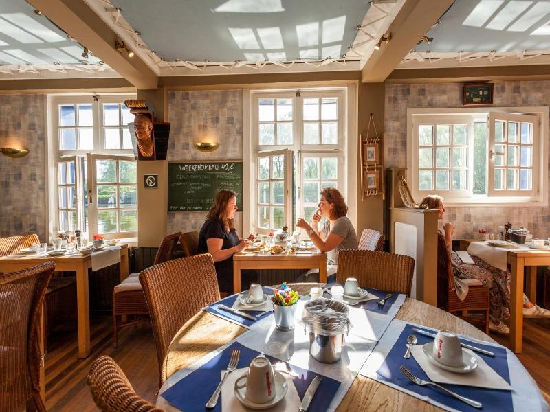 Boat Hotel De Barge image