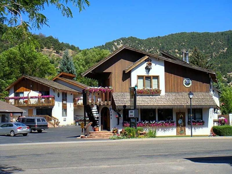 Starlight Lodge image