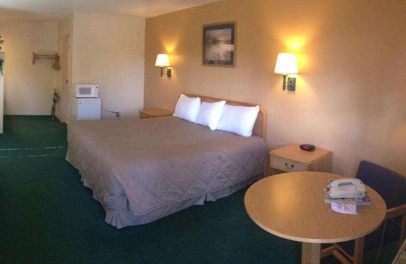 Black Canyon Motel image