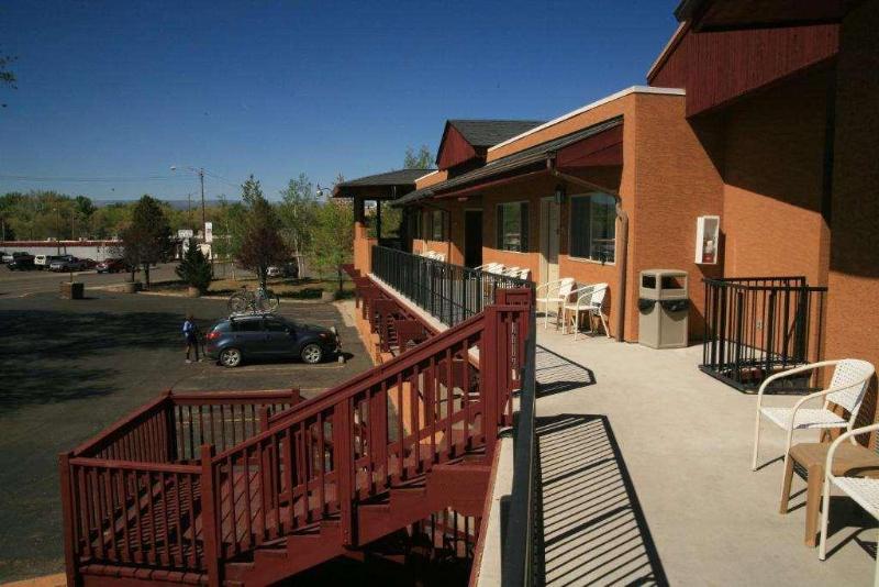 Black Canyon Motel image