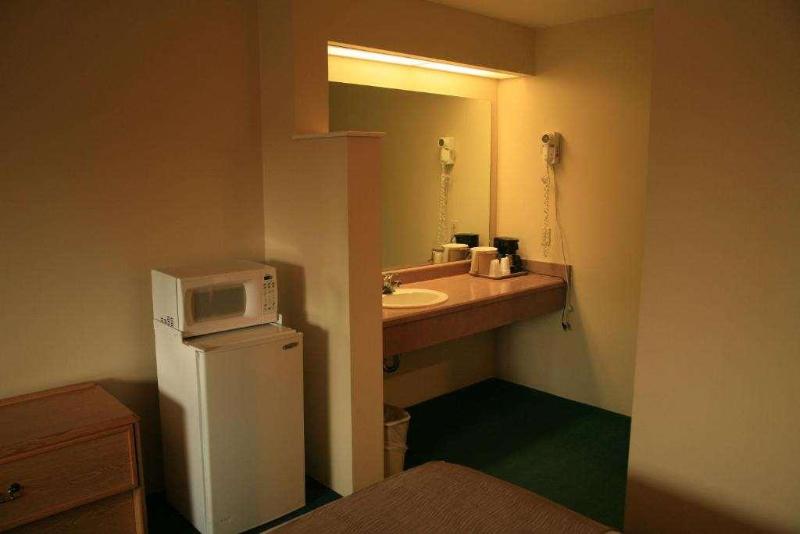 Black Canyon Motel image