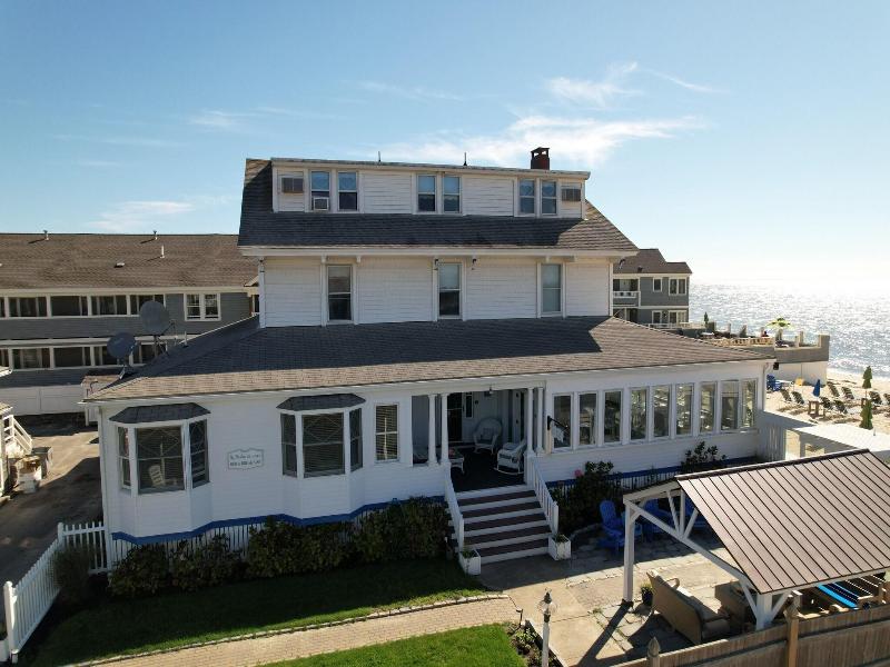By The Sea Guests Bed Breakfast Suites image