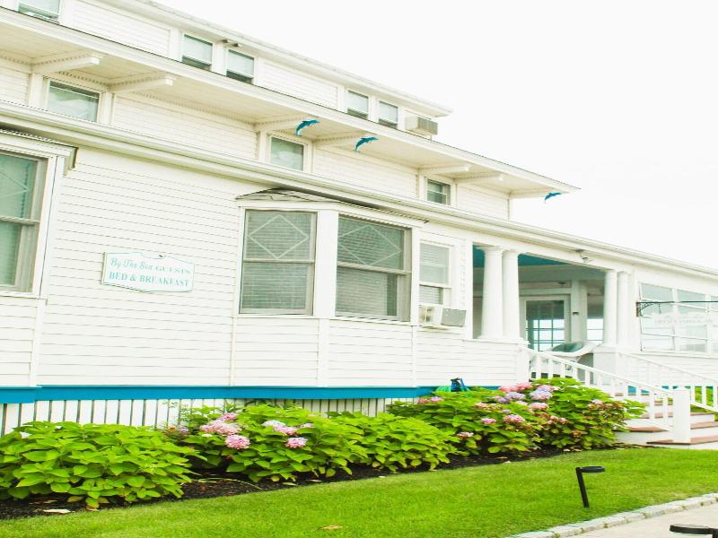 By The Sea Guests Bed Breakfast Suites image