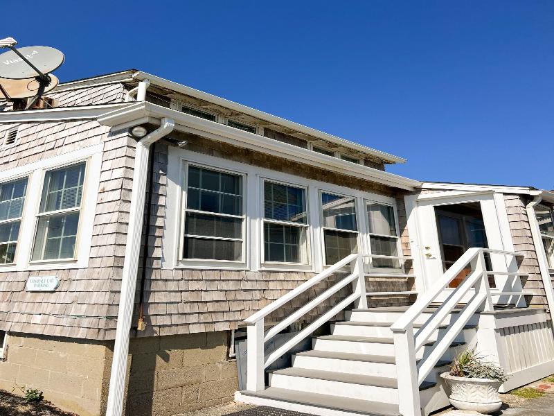 By The Sea Guests Bed Breakfast Suites image