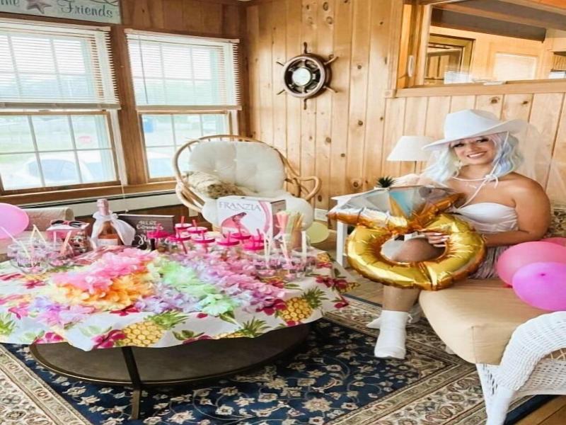 By The Sea Guests Bed Breakfast Suites image