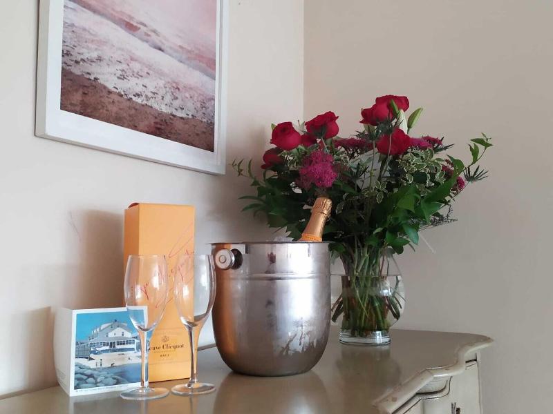 By The Sea Guests Bed Breakfast Suites image