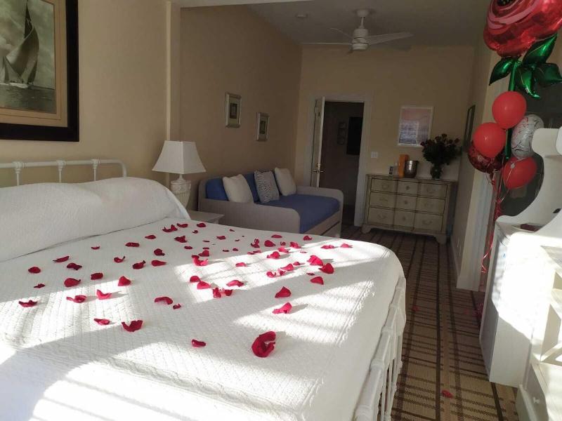 By The Sea Guests Bed Breakfast Suites image