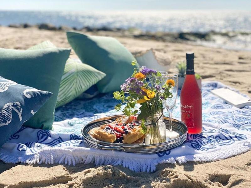 By The Sea Guests Bed Breakfast Suites image