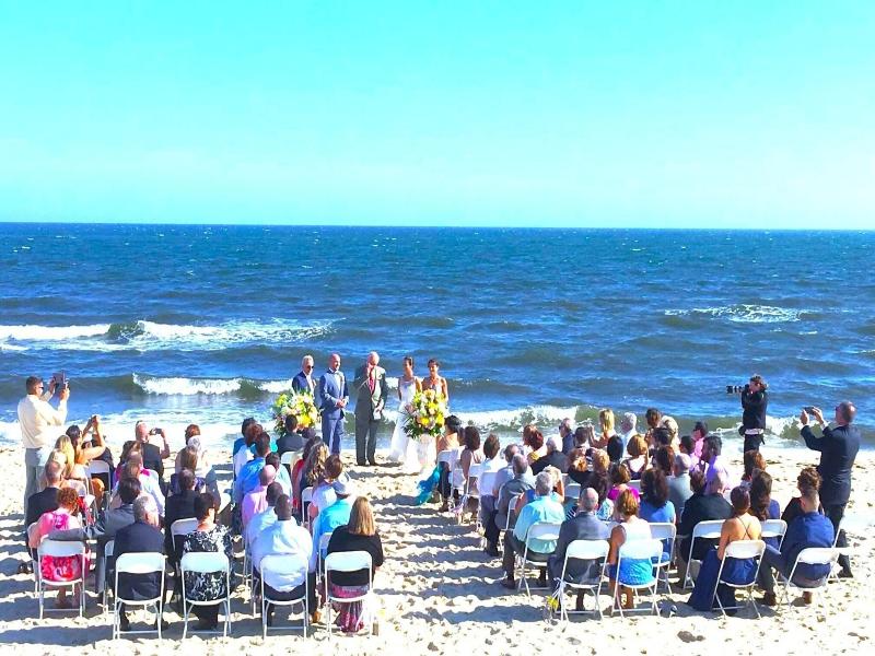 By The Sea Guests Bed Breakfast Suites image