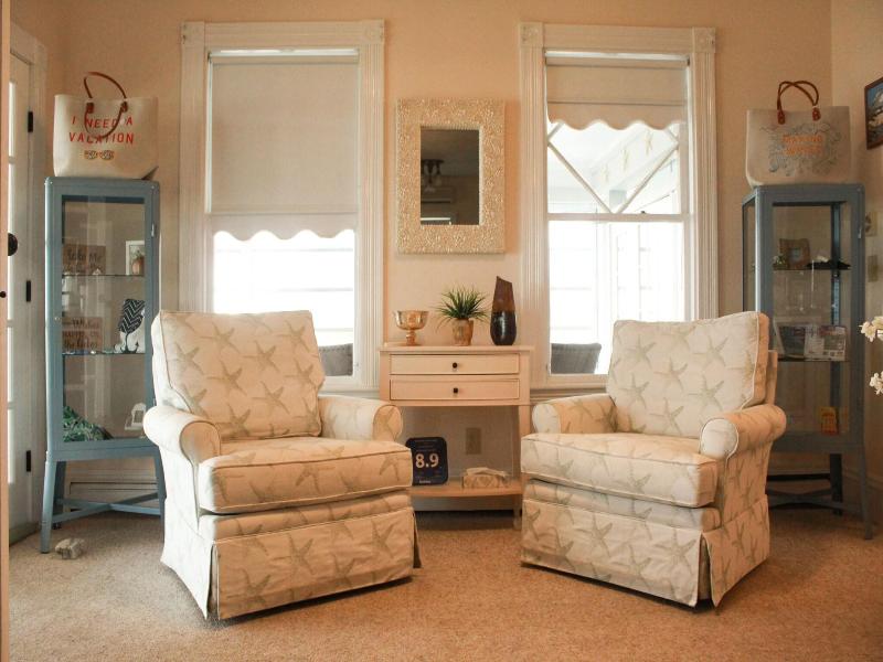 By The Sea Guests Bed Breakfast Suites image