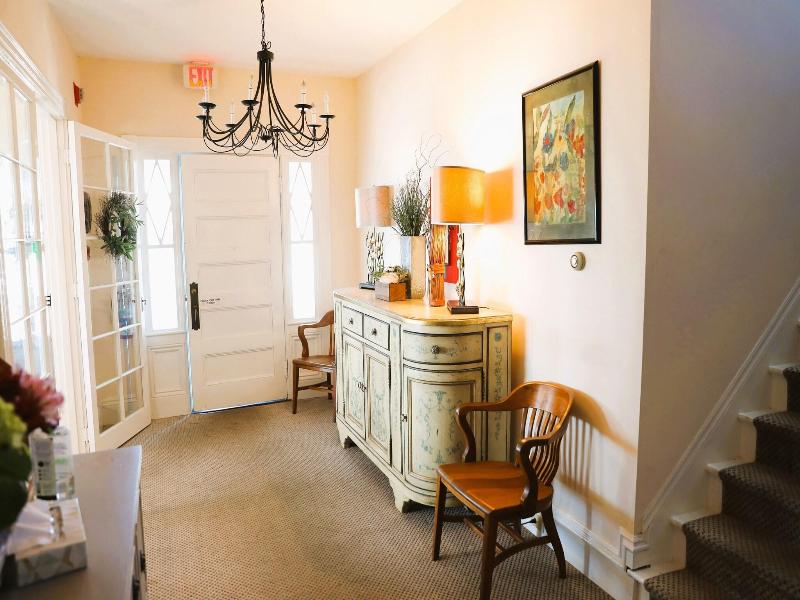 By The Sea Guests Bed Breakfast Suites image