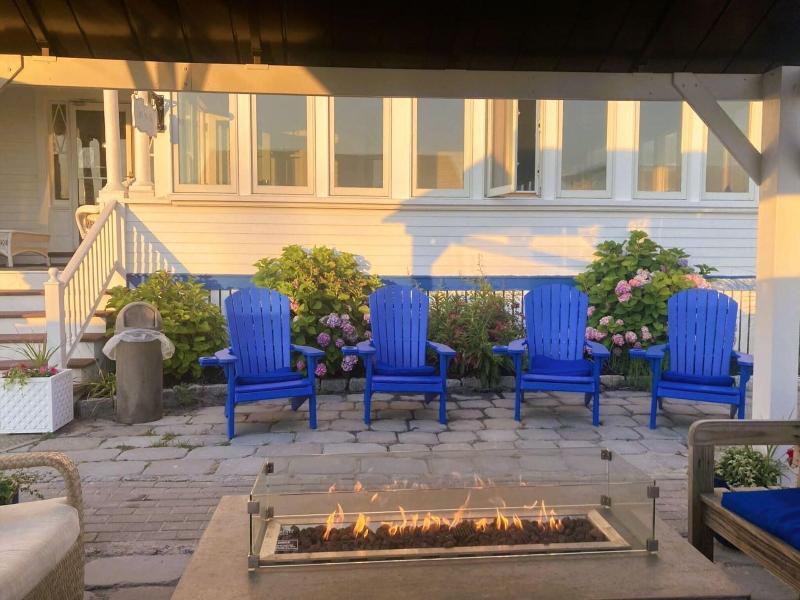 By The Sea Guests Bed Breakfast Suites image