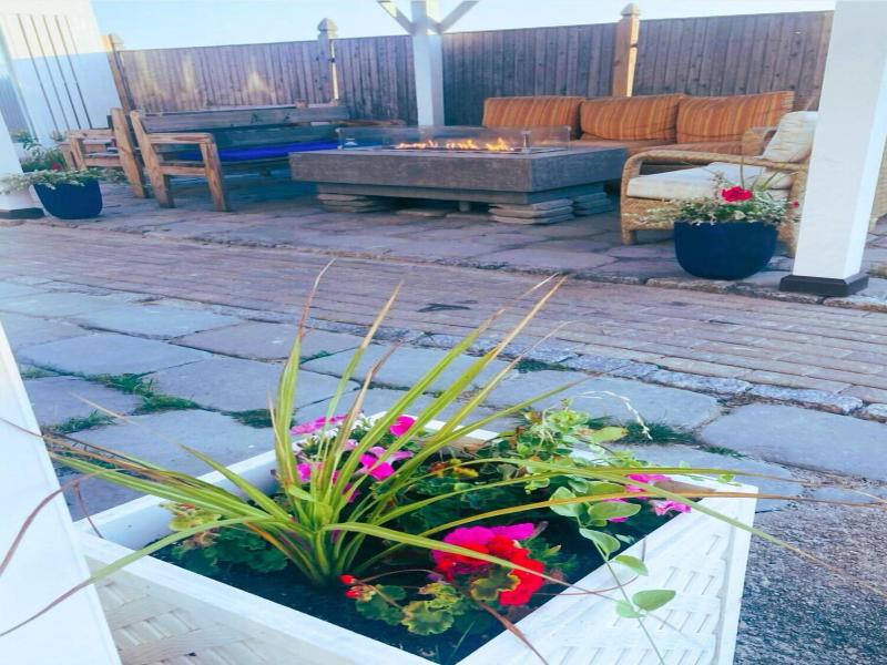 By The Sea Guests Bed Breakfast Suites image