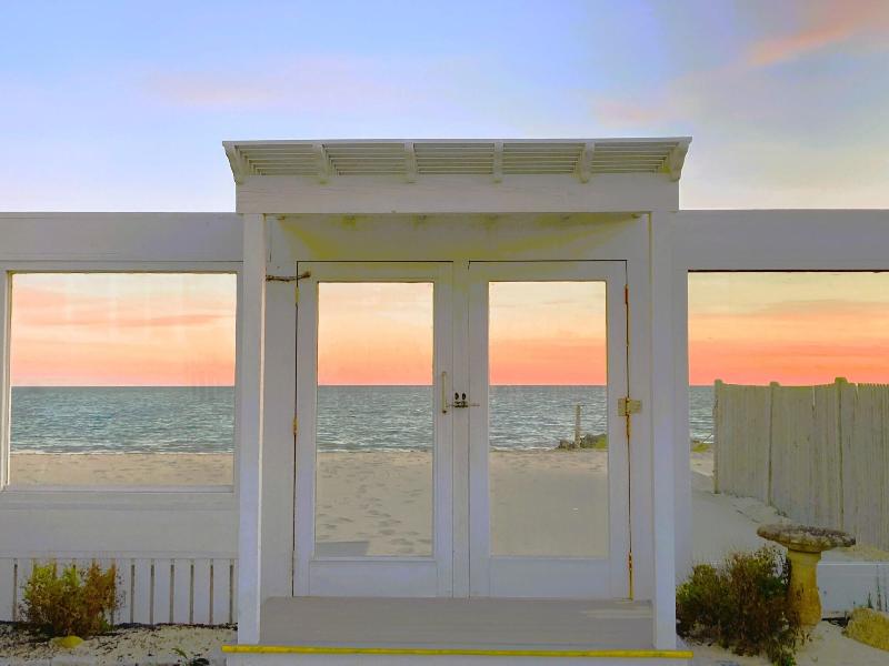 By The Sea Guests Bed Breakfast Suites image