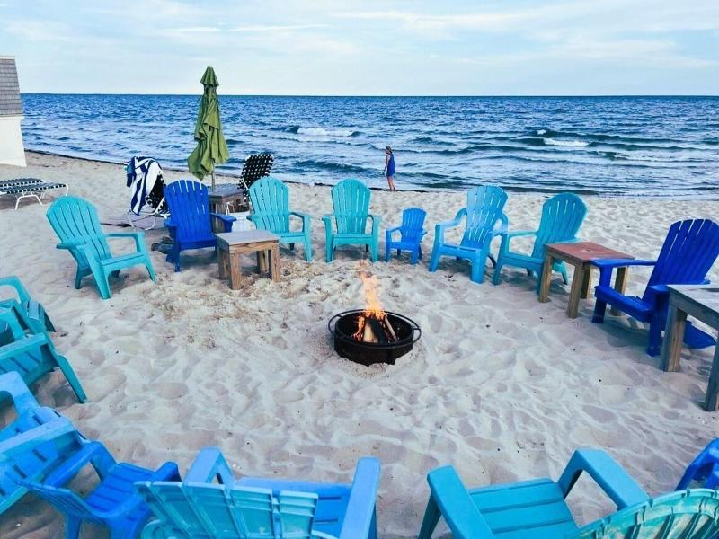 By The Sea Guests Bed Breakfast Suites image
