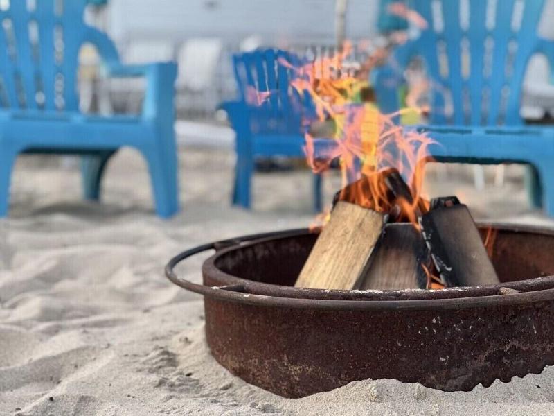 By The Sea Guests Bed Breakfast Suites image