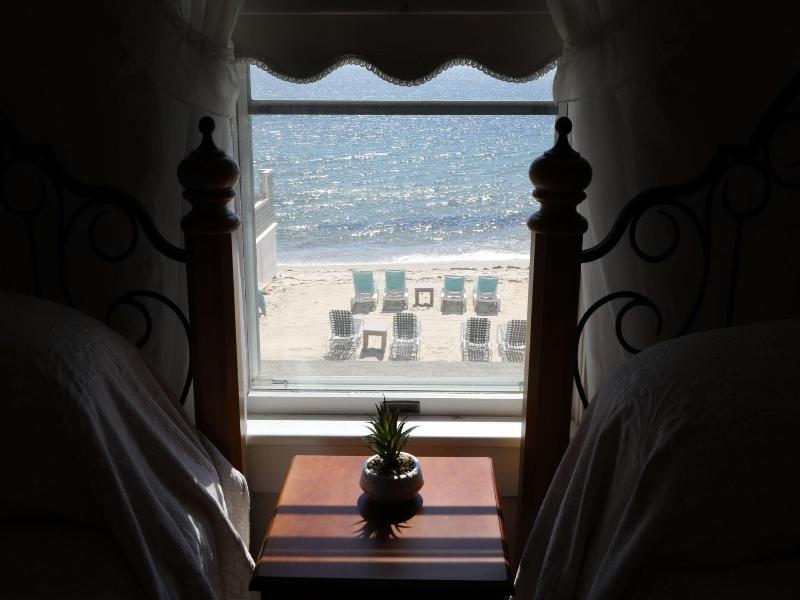 By The Sea Guests Bed Breakfast Suites image