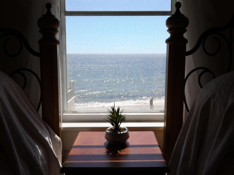 By The Sea Guests Bed Breakfast Suites image