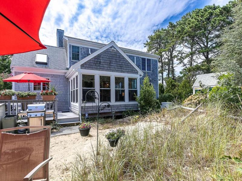 By The Sea Guests Bed Breakfast Suites image