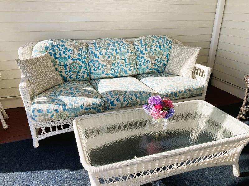 By The Sea Guests Bed Breakfast Suites image